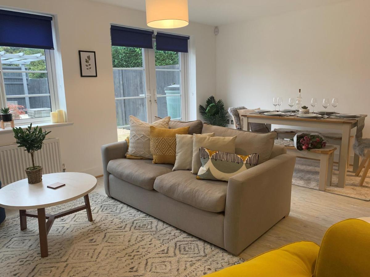 AppledramStylish & Spacious 3 Bed House With 2 Free Car Parking Spaces别墅 外观 照片
