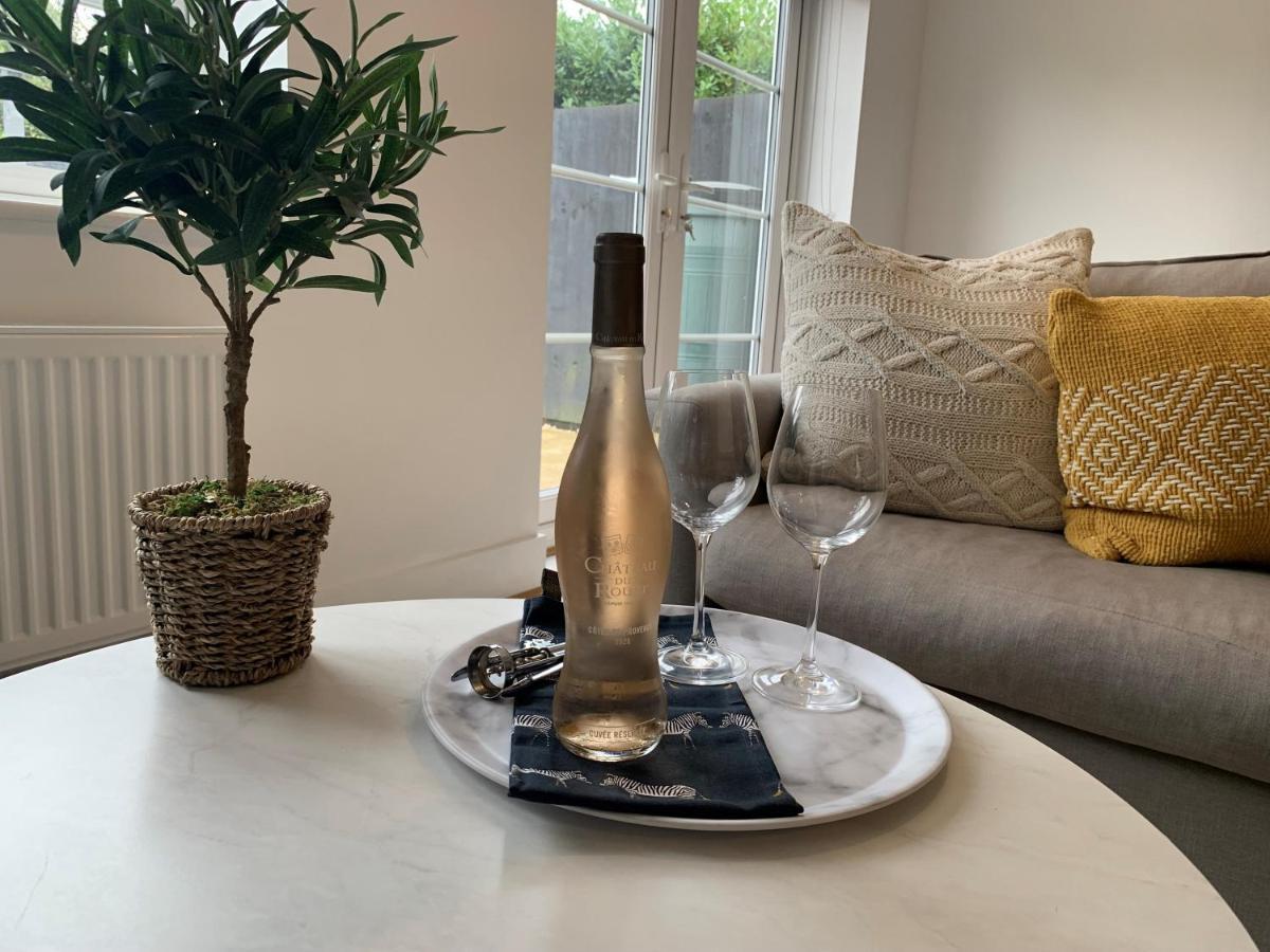 AppledramStylish & Spacious 3 Bed House With 2 Free Car Parking Spaces别墅 外观 照片