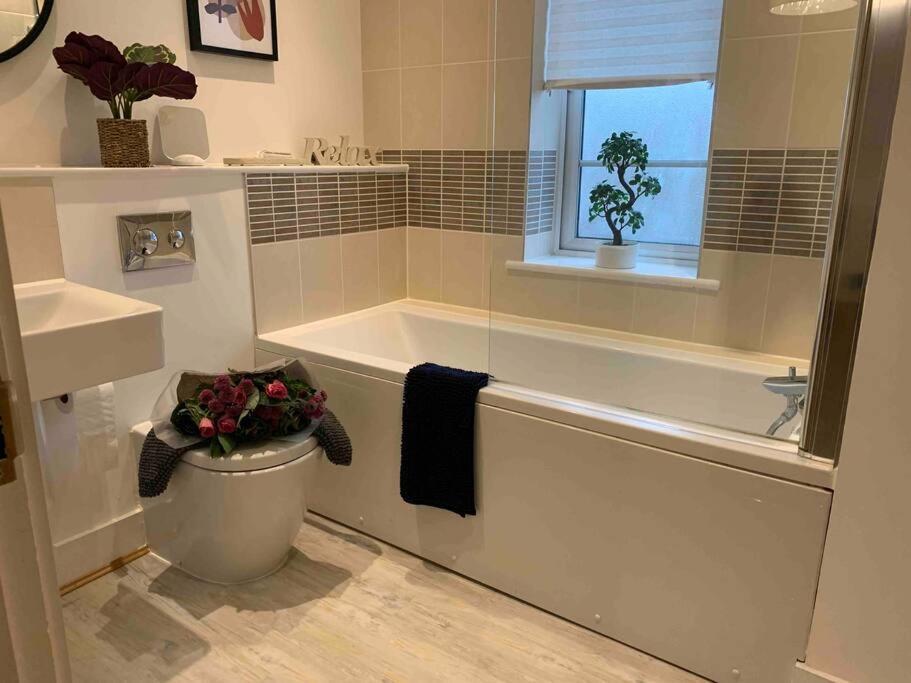 AppledramStylish & Spacious 3 Bed House With 2 Free Car Parking Spaces别墅 外观 照片