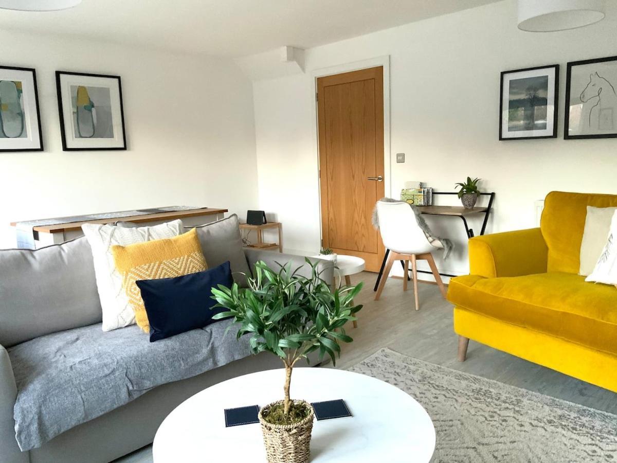 AppledramStylish & Spacious 3 Bed House With 2 Free Car Parking Spaces别墅 外观 照片